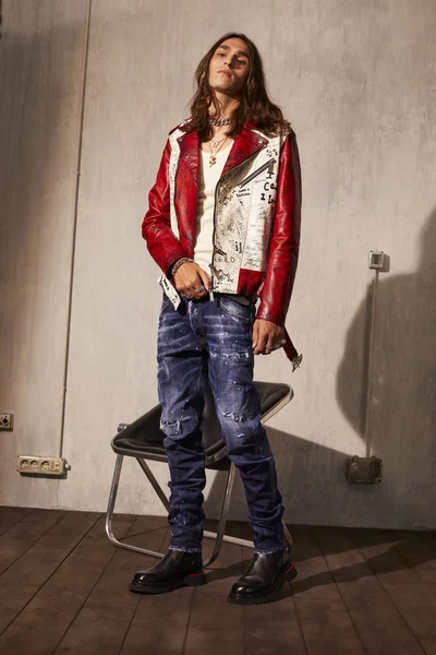 Look 25